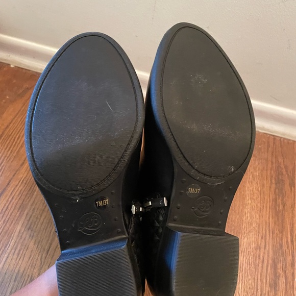 Lucky Brand black quilted booties 7 excellent condition - Picture 4 of 5
